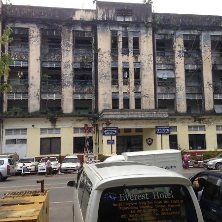 Everest Hotel Yangon Exterior photo