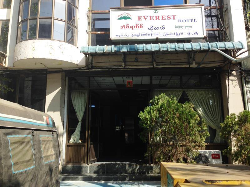 Everest Hotel Yangon Exterior photo