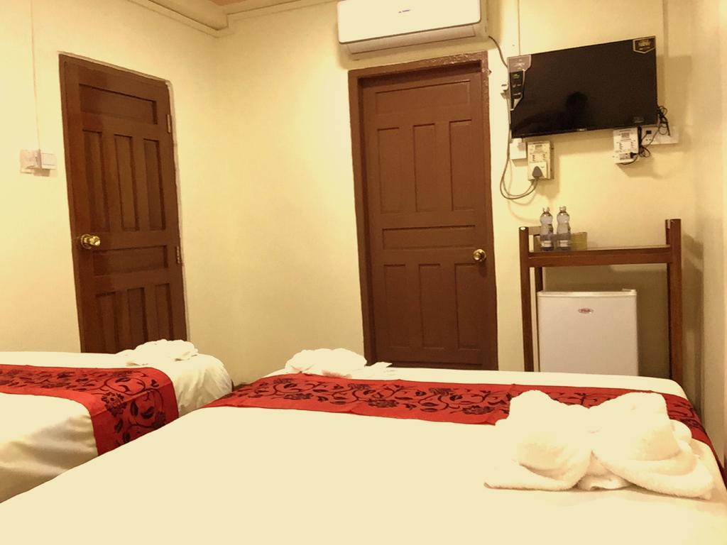 Everest Hotel Yangon Exterior photo