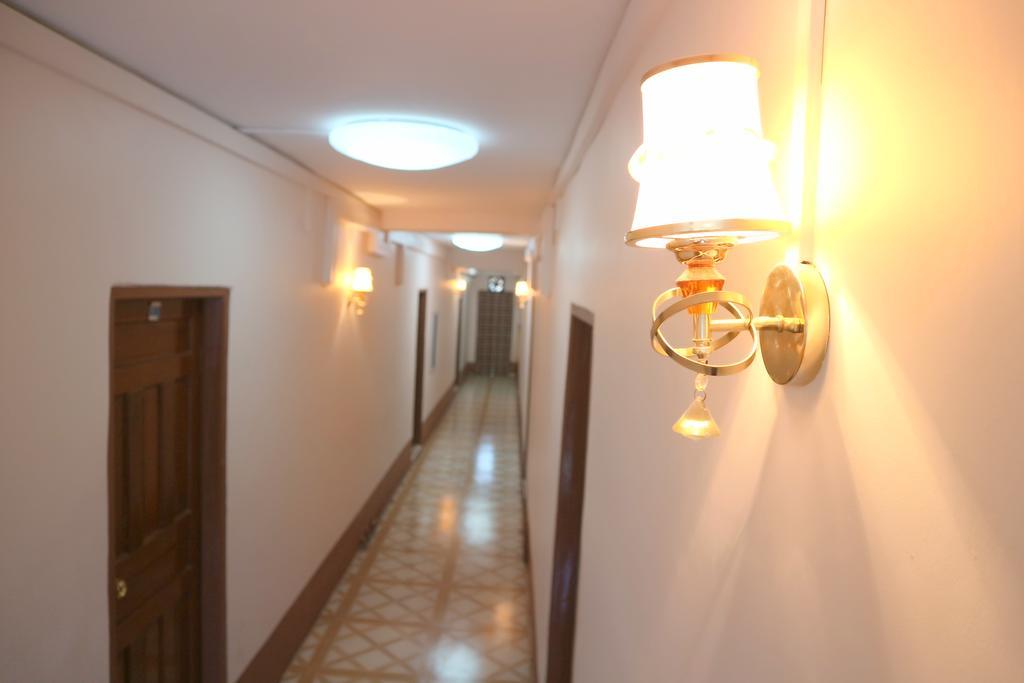 Everest Hotel Yangon Exterior photo