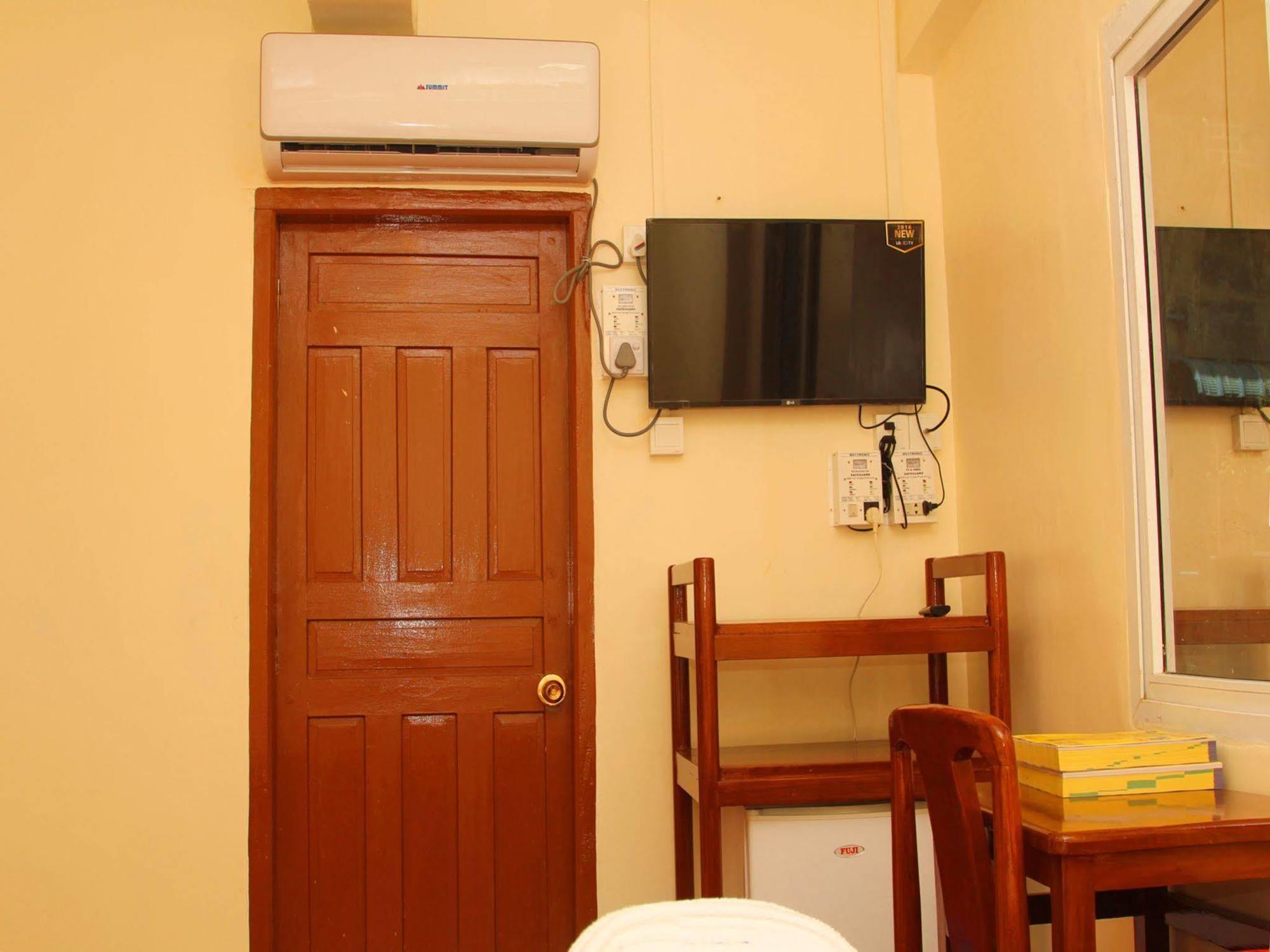 Everest Hotel Yangon Exterior photo