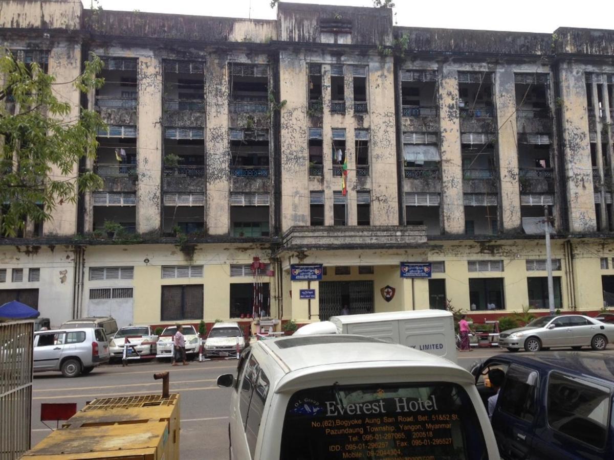 Everest Hotel Yangon Exterior photo